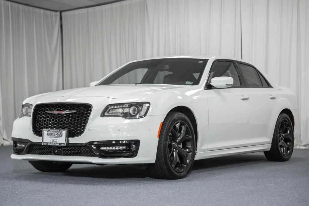 2022 Chrysler 300 S photo 1