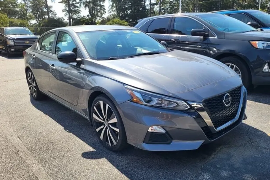 2019 Nissan Altima 2.5 SR photo 1