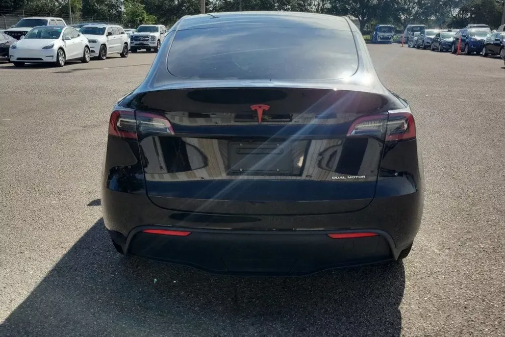2022 Tesla Model Y Long Range photo 1