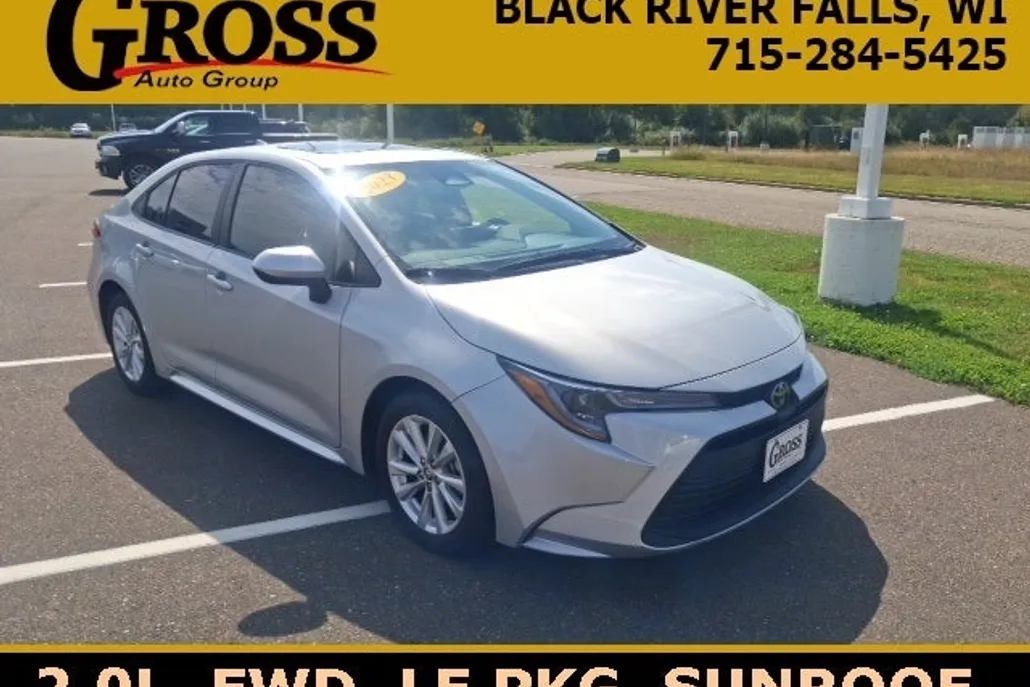 2023 Toyota Corolla LE photo 1