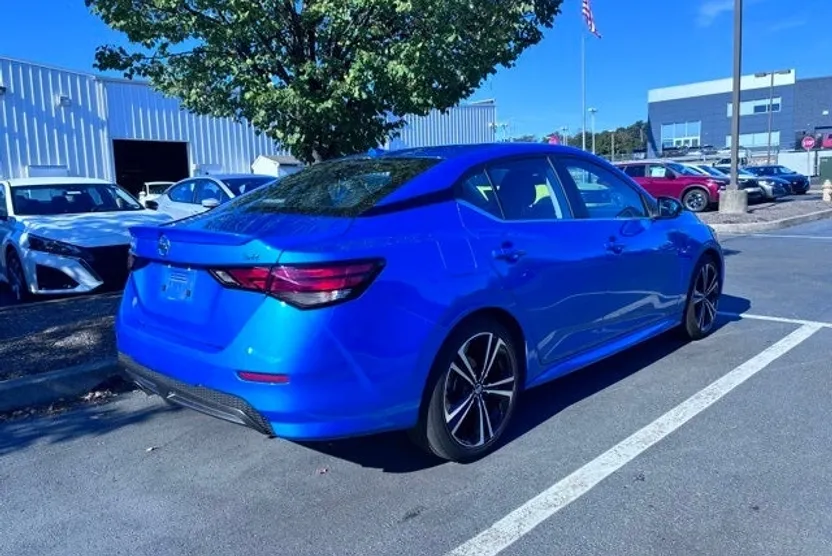 2022 Nissan Sentra SR photo 1