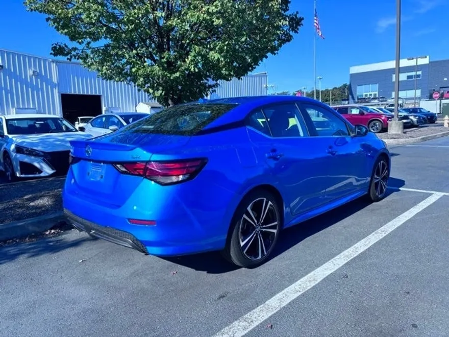 2022 Nissan Sentra SR photo 1