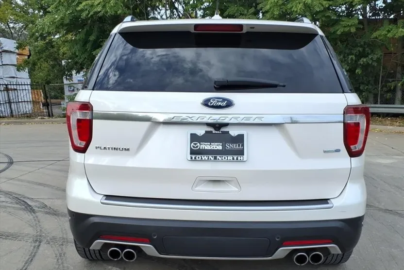 2018 Ford Explorer Platinum photo 1