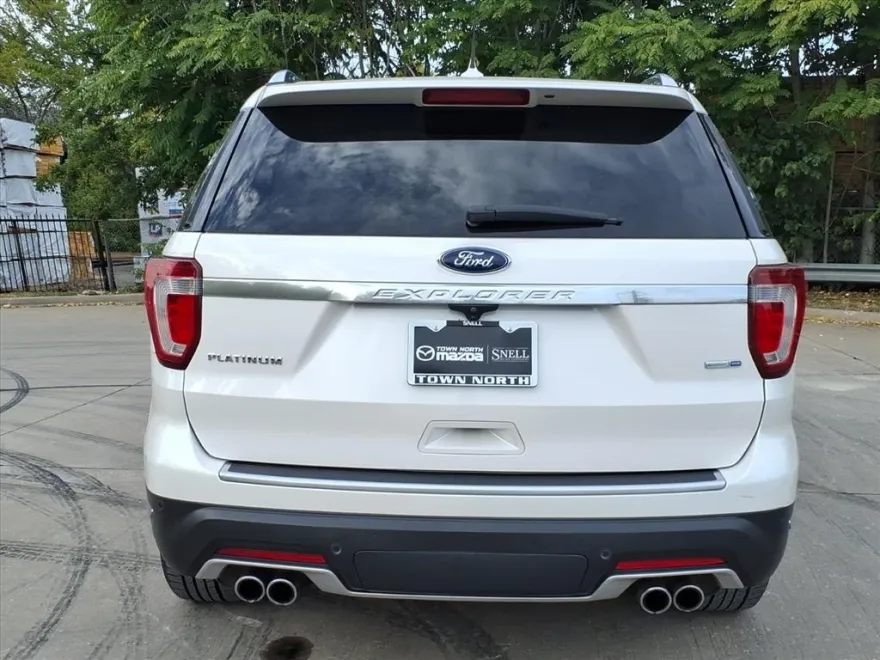 2018 Ford Explorer Platinum photo 1
