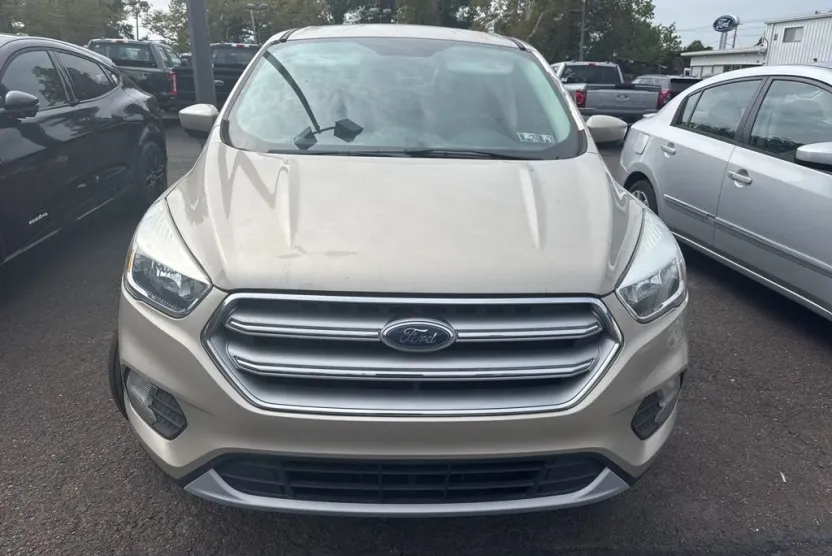 2017 Ford Escape SE photo 1