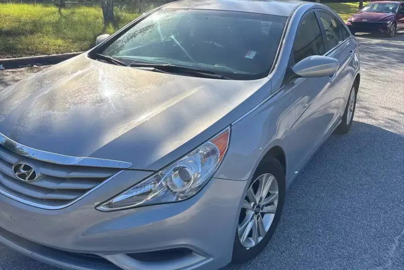2011 Hyundai Sonata GLS photo 1