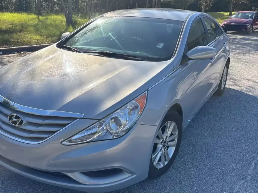 2011 Hyundai Sonata GLS photo 1