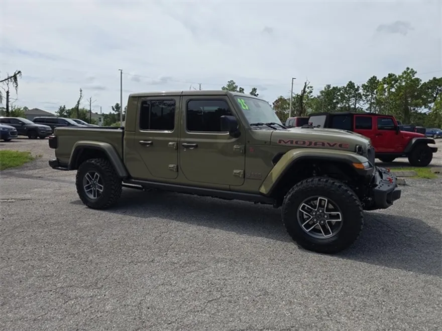 2025 Jeep Gladiator Mojave photo 1