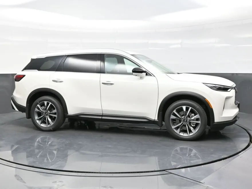 2025 Infiniti QX60 Luxe photo 1