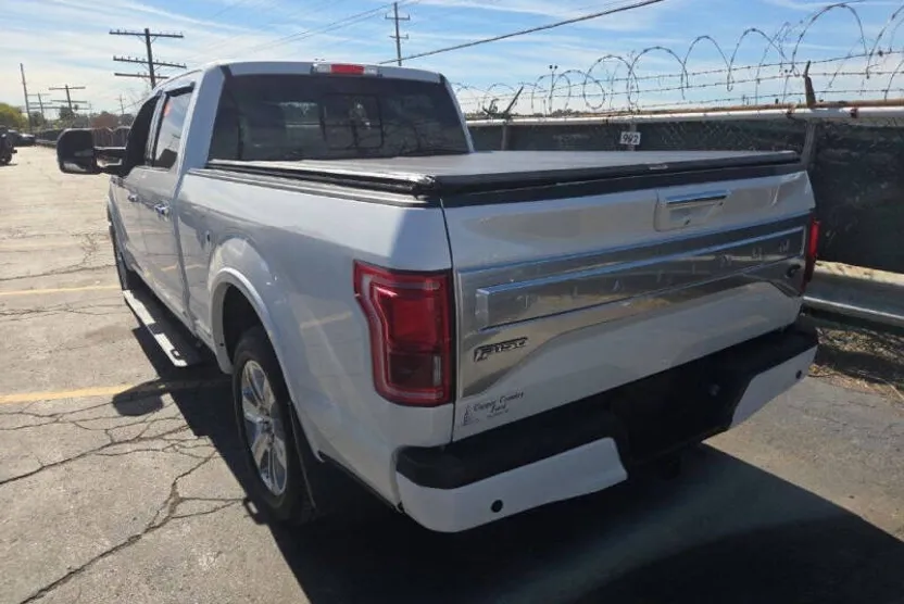 2017 Ford F-150 Platinum photo 1