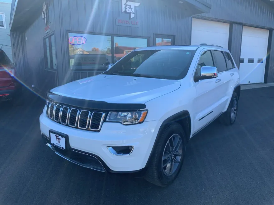 2017 Jeep Grand Cherokee Limited photo 1