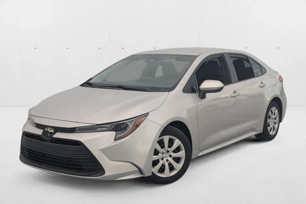 2024 Toyota Corolla LE photo 1