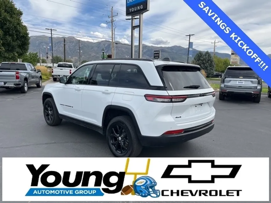 2024 Jeep Grand Cherokee Laredo Altitude X photo 1