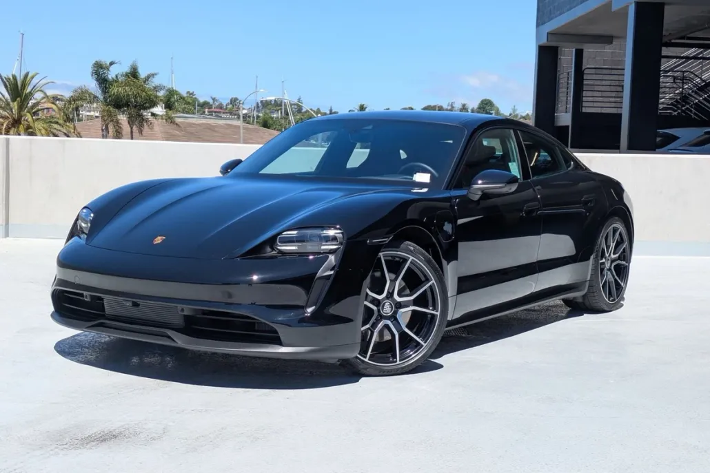 2024 Porsche Taycan photo 1