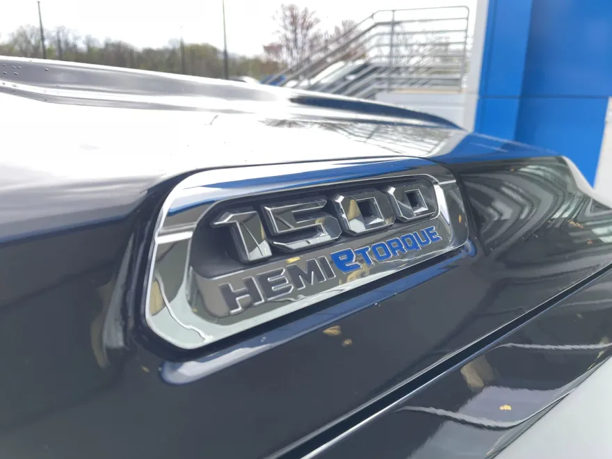 2024 Ram 1500 Laramie photo 1
