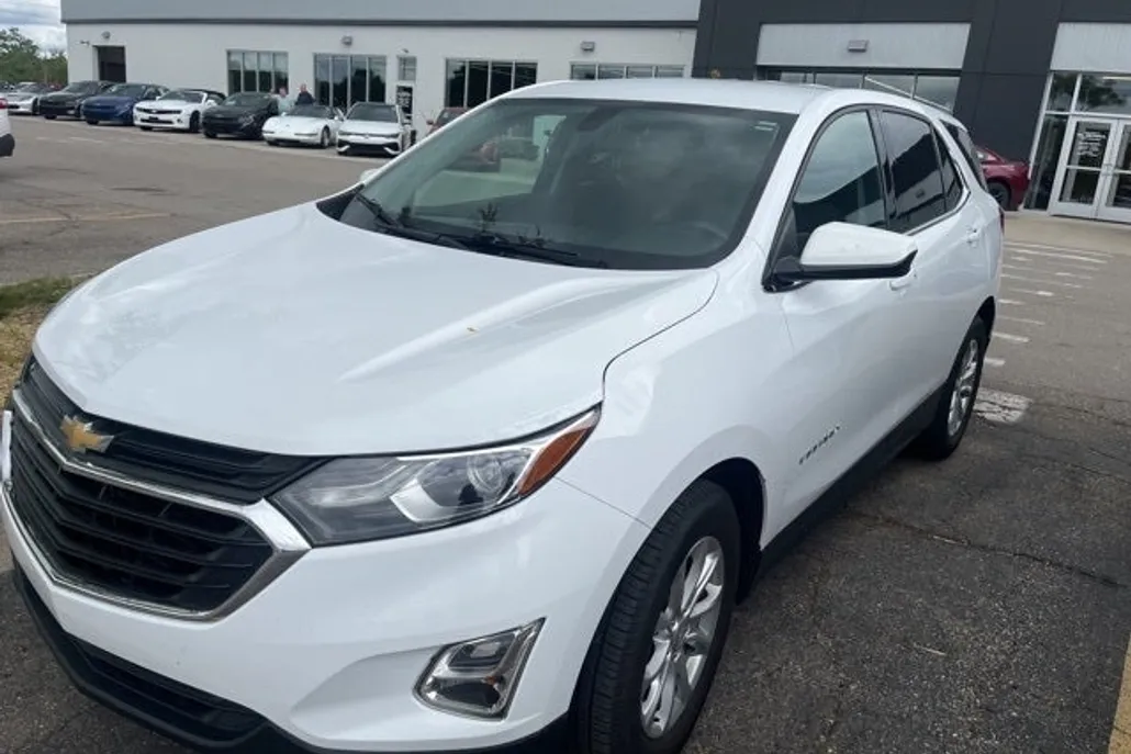 2019 Chevrolet Equinox LT photo 1