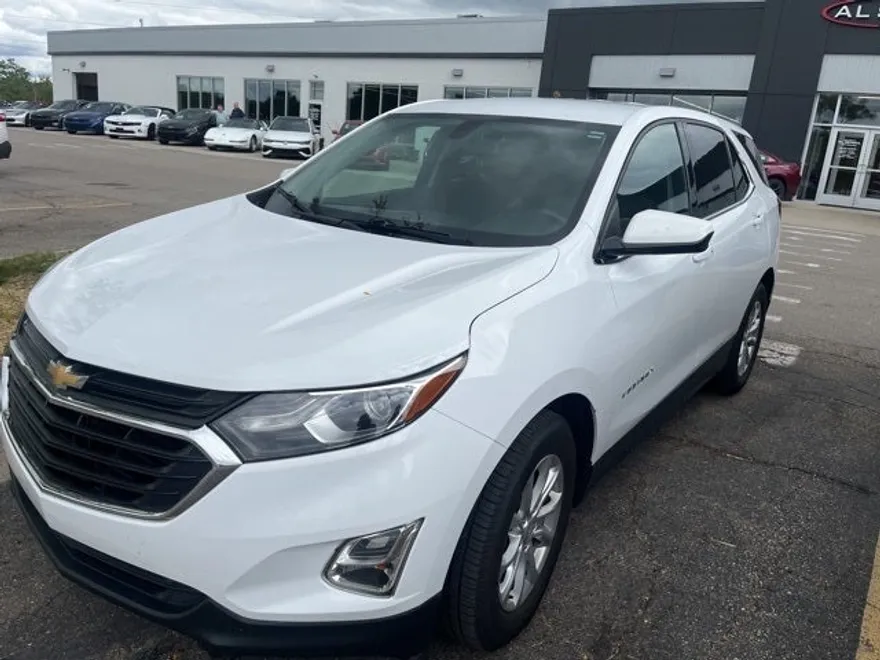 2019 Chevrolet Equinox LT photo 1