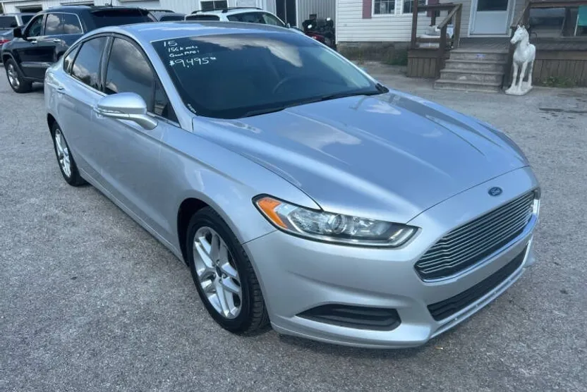2015 Ford Fusion SE photo 1