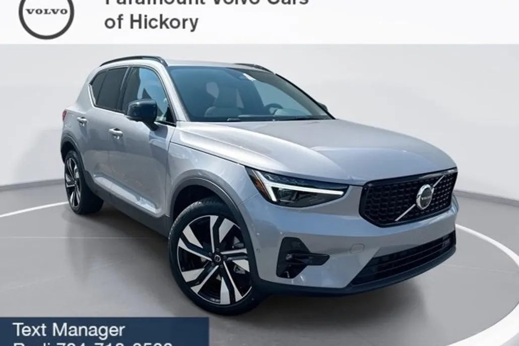 2026 Volvo XC40 Plus photo 1