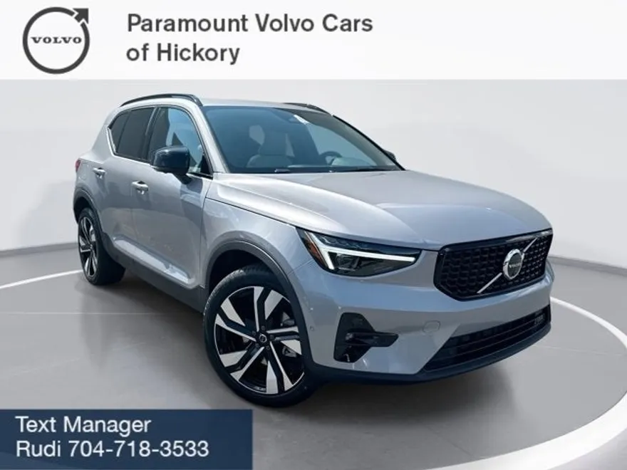 2026 Volvo XC40 Plus photo 1