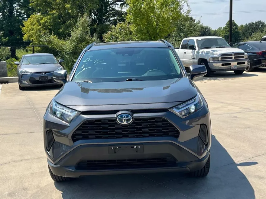 2023 Toyota RAV4 Hybrid XLE photo 1