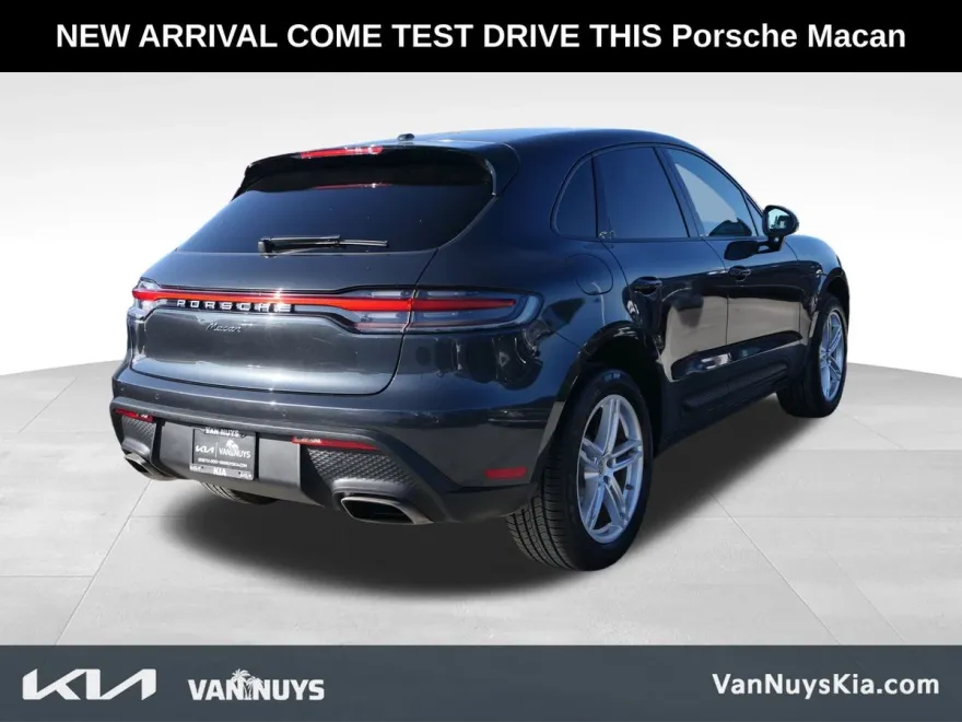 2023 Porsche Macan Base photo 1