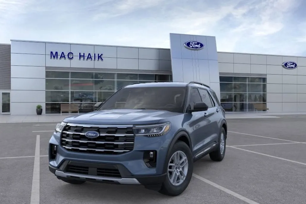 2025 Ford Explorer photo 1