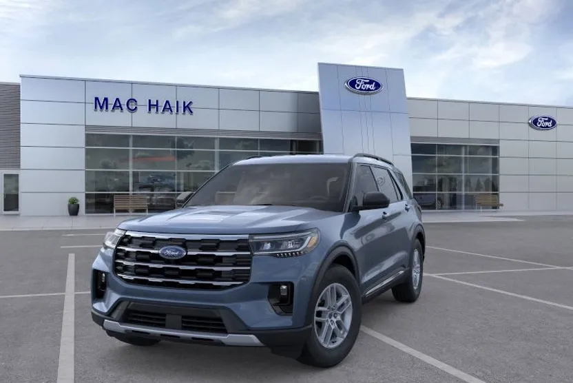 2025 Ford Explorer photo 1
