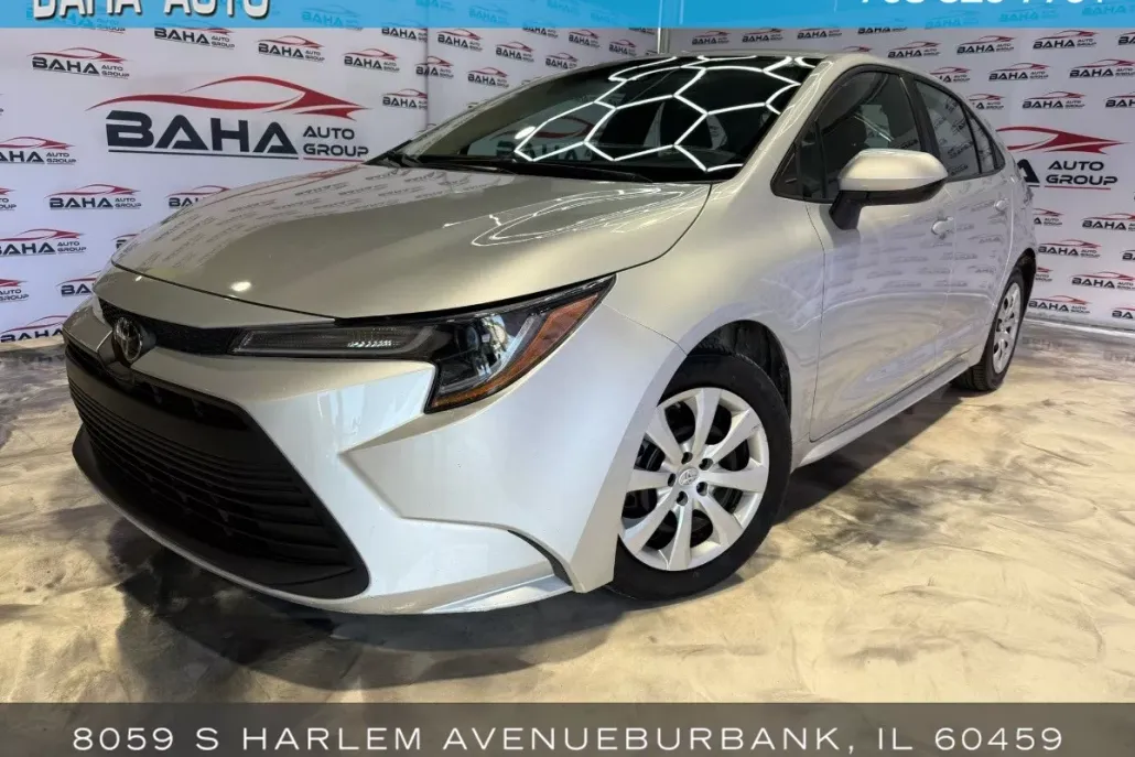 2023 Toyota Corolla LE photo 1