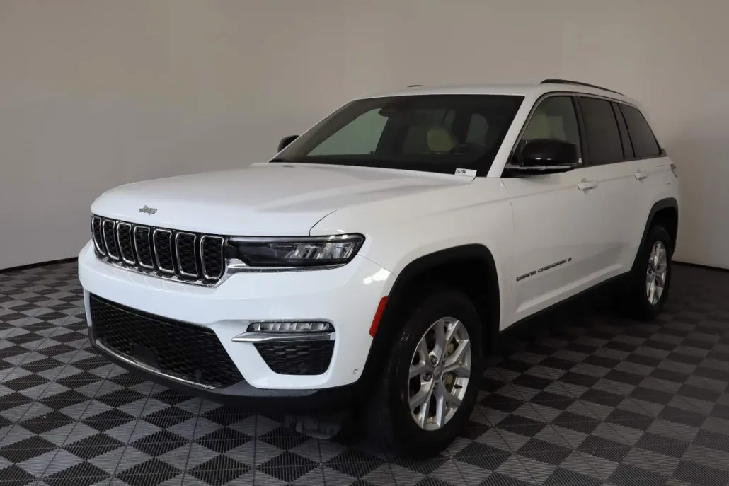 2023 Jeep Grand Cherokee Limited photo 1