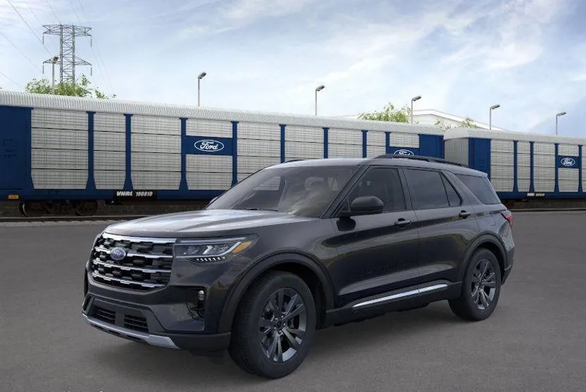 2025 Ford Explorer photo 1