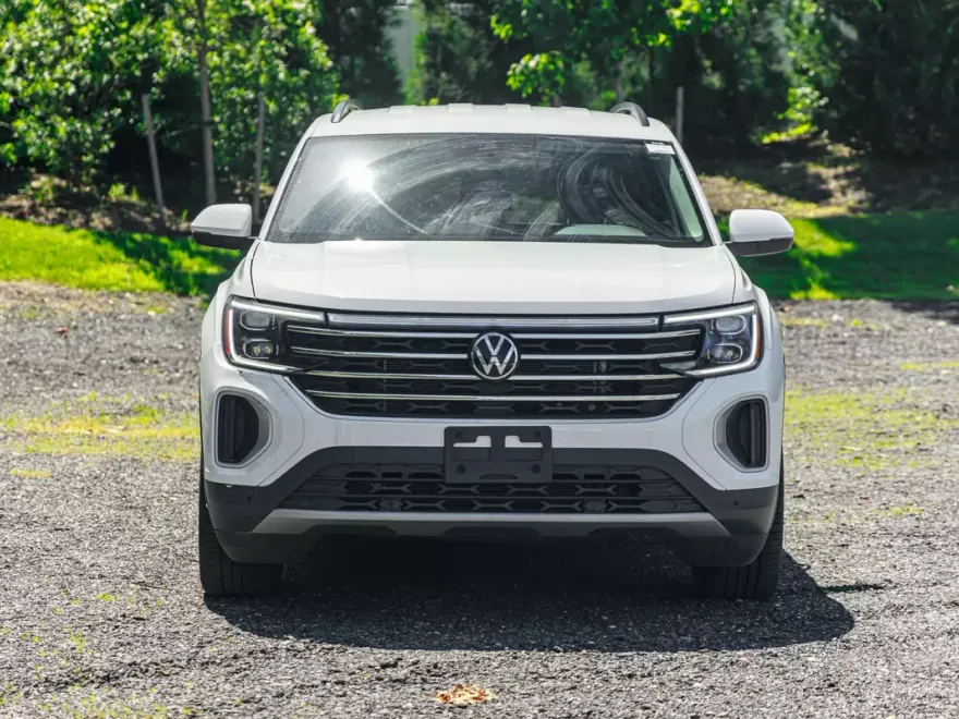 2024 Volkswagen Atlas SE Technology photo 1