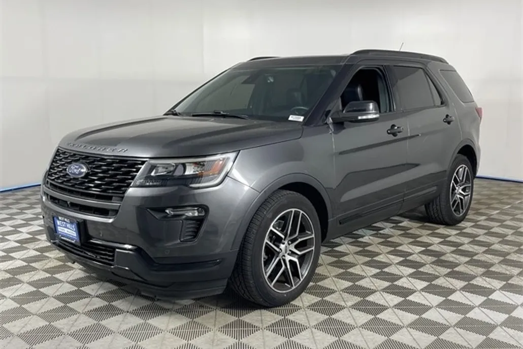 2019 Ford Explorer Sport photo 1