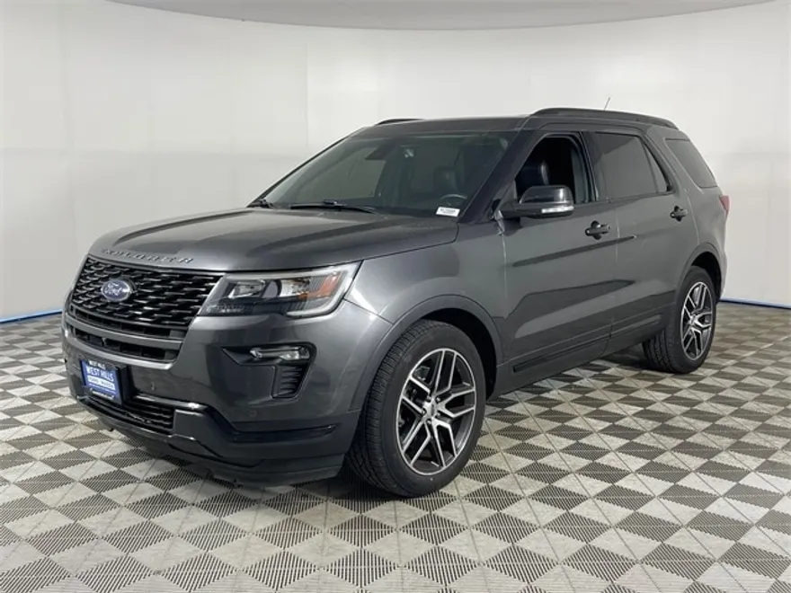2019 Ford Explorer Sport photo 1