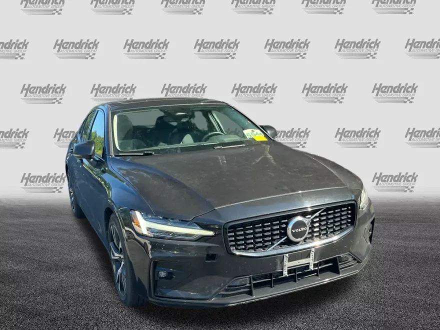 2024 Volvo S60 Core photo 1