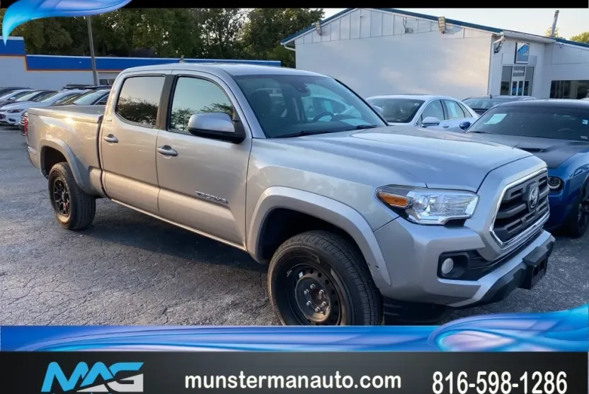2019 Toyota Tacoma SR5 photo 1