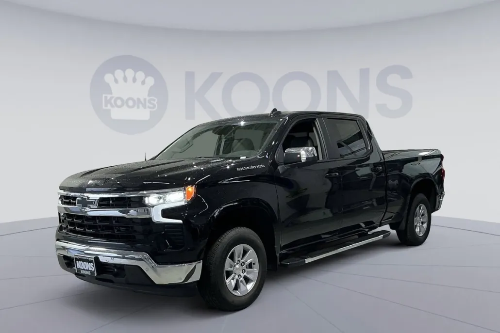 2025 Chevrolet Silverado 1500 LT photo 1