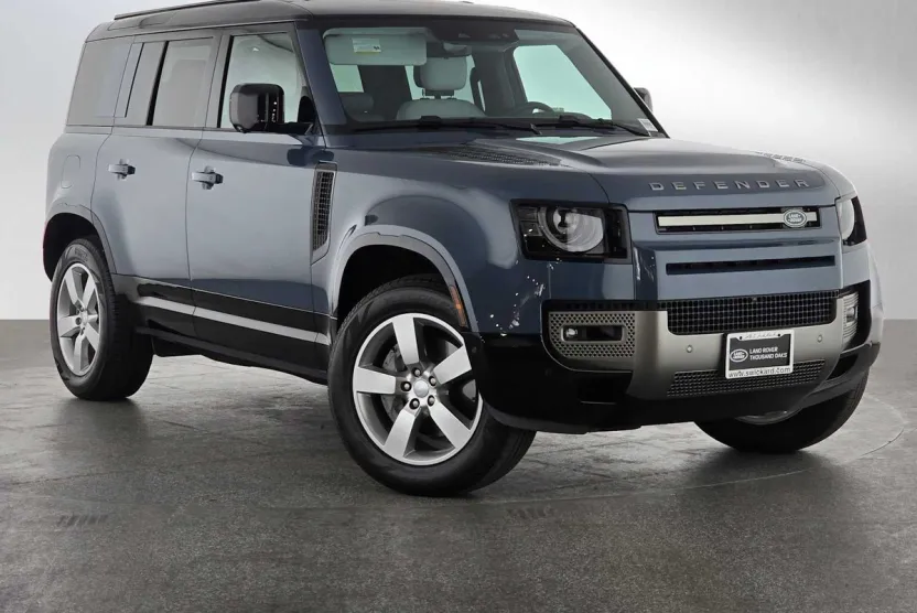 2025 Land Rover Defender X-Dynamic SE photo 1