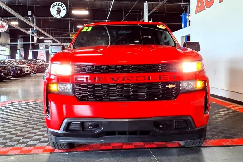 2021 Chevrolet Silverado 1500 Custom photo 1