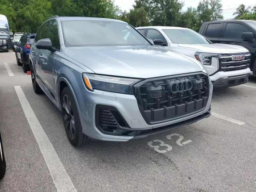 2025 Audi Q7 Prestige photo 1