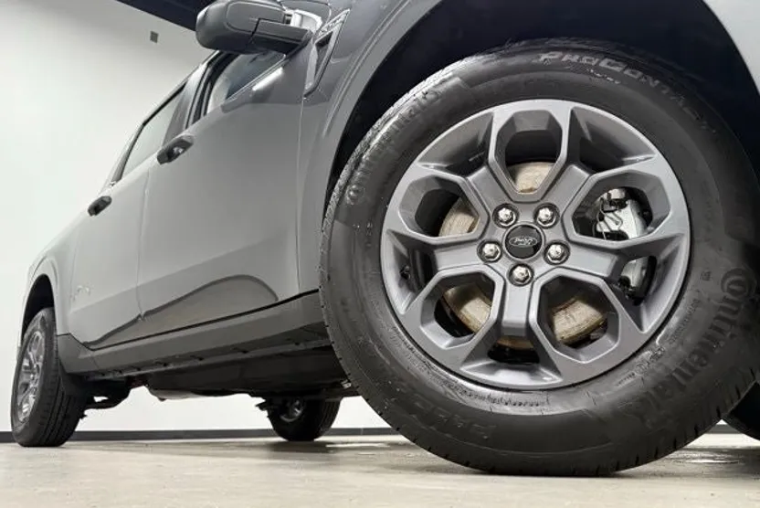 2025 Ford Maverick XLT photo 1