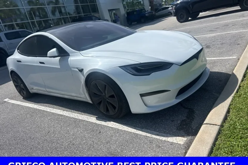 2021 Tesla Model S Plaid photo 1