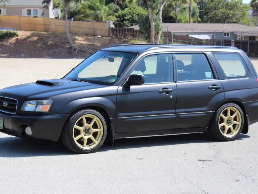 2005 Subaru Forester XT photo 1