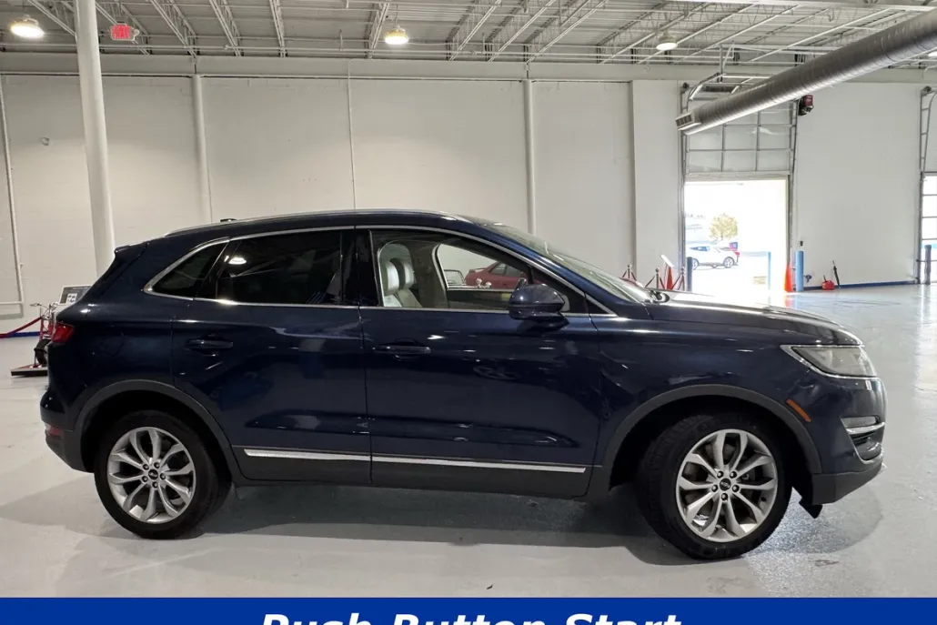 2015 Lincoln MKC Base photo 1