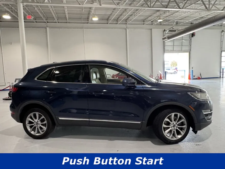 2015 Lincoln MKC Base photo 1