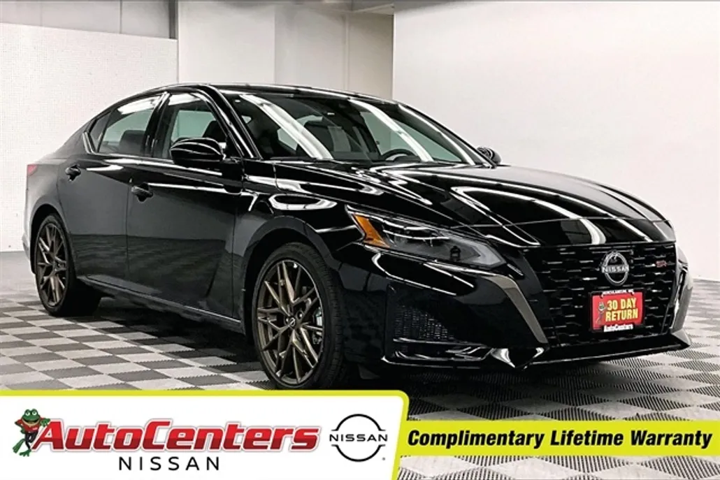 2025 Nissan Altima 2.5 SR photo 1