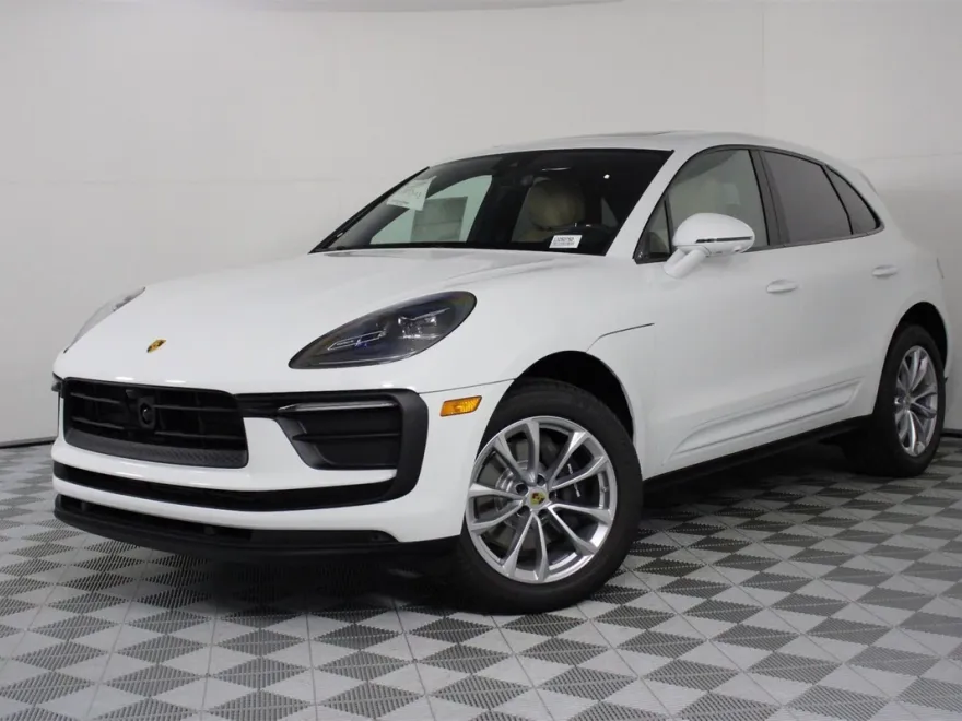 2025 Porsche Macan T photo 1
