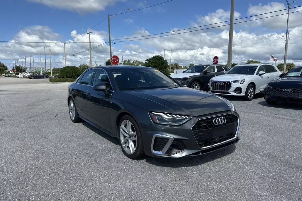 2024 Audi A4 S line Premium Plus 45 TFSI Quattro photo 1