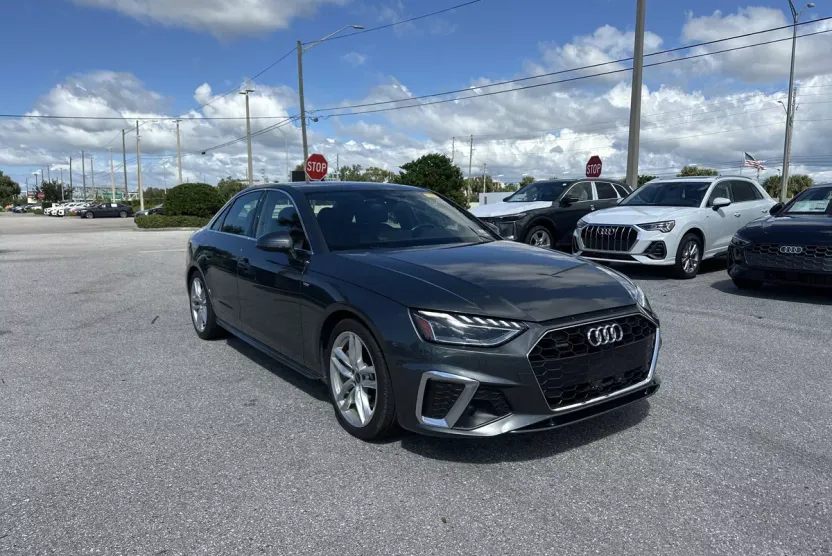 2024 Audi A4 S line Premium Plus 45 TFSI Quattro photo 1