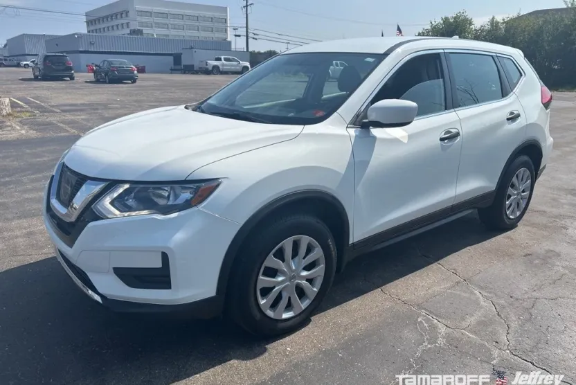 2017 Nissan Rogue S photo 1